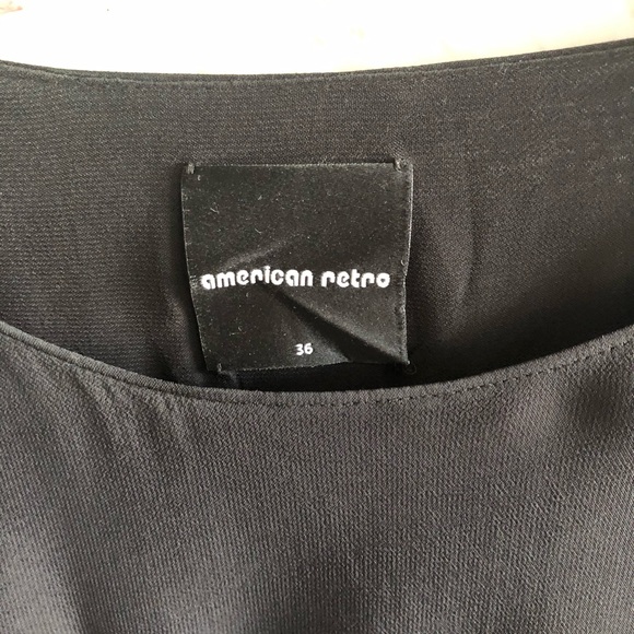 Backless mini dress with drawstring and pockets. - Picture 5 of 5